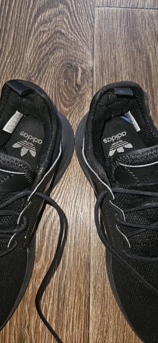 Кроссовки Adidas