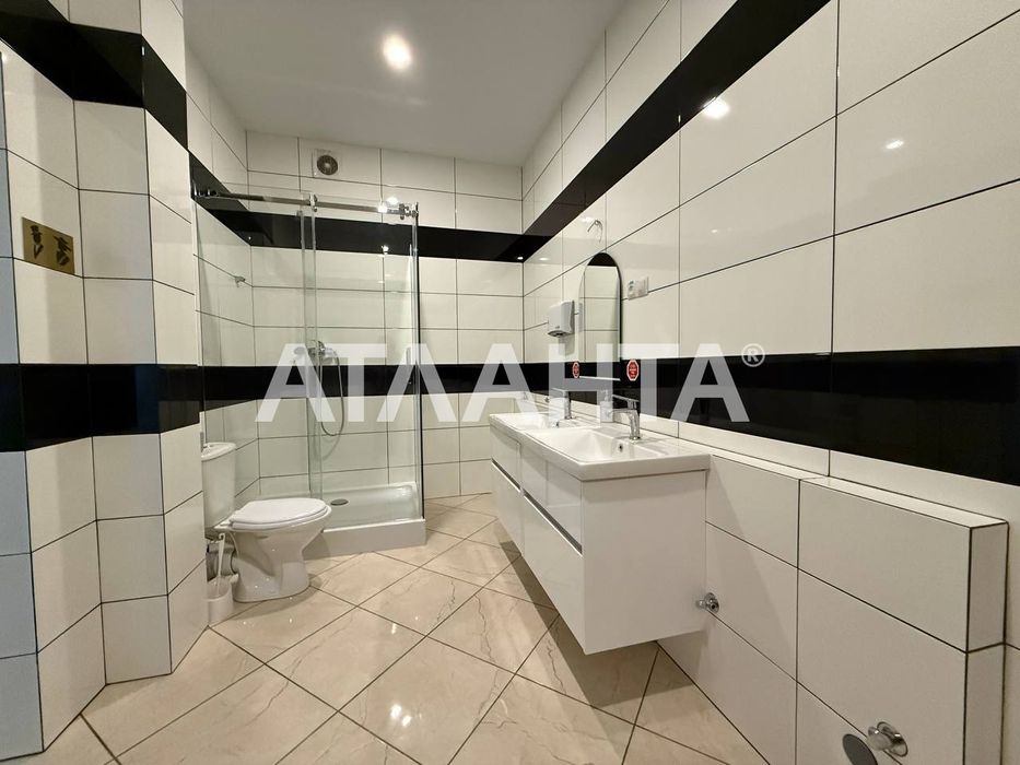 Здається в оренду простора 4-кім квартира  на вул. Руфа.