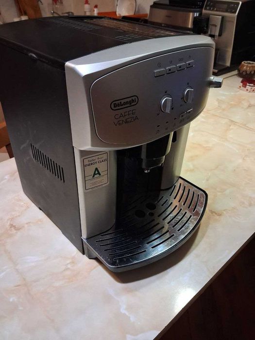 Кавомашина DeLonghi Caffe Venezia ESAM 2200 S