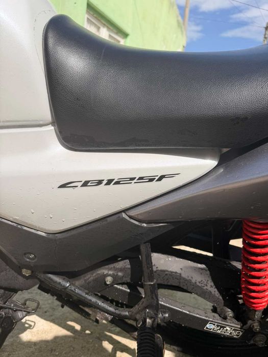 Honda CB125F 125cc 2023 | 17.210 km | Muito bem estimada | 2.400€