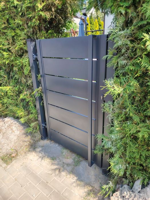 Furtka nowoczesna stalowa pochwyt