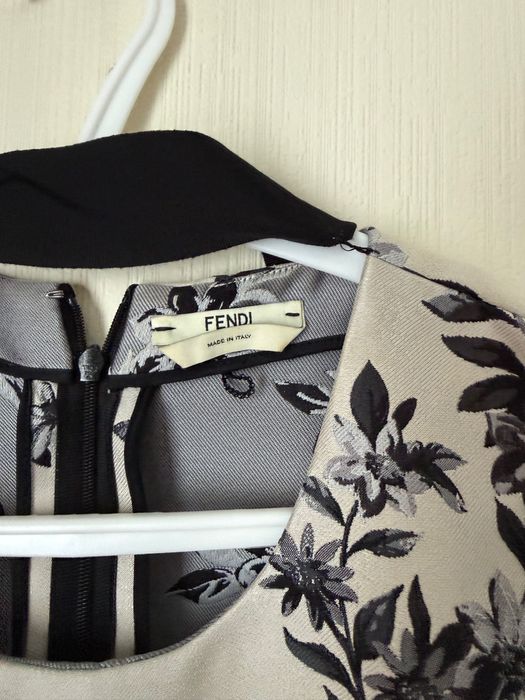 Жіноча сукня від Fendi, розмір 44. Б/в