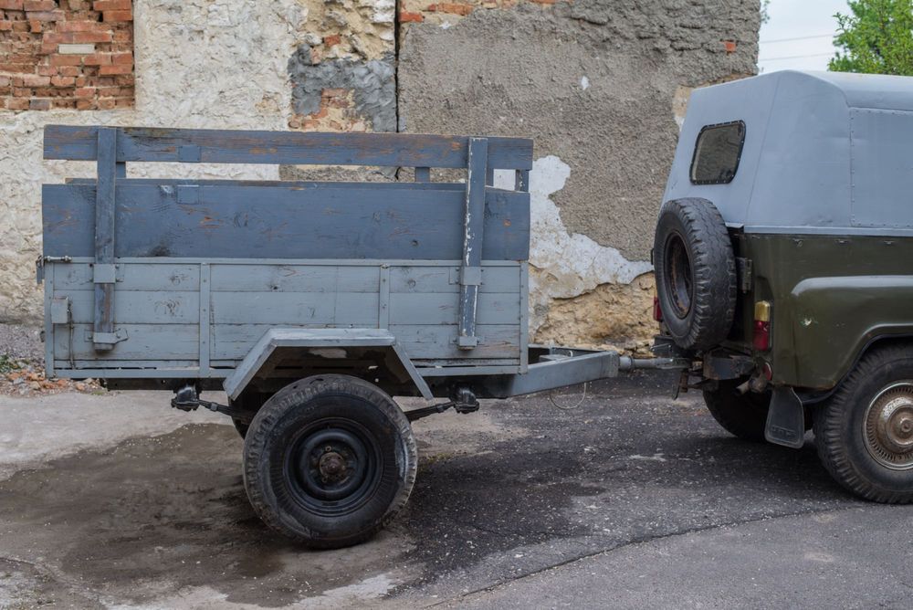 Посилений автомобільний причіп на ресорах, для позашляховика / УАЗ / дача / будівництво