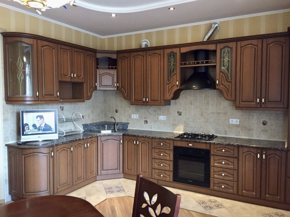 Оренда великогабаритної квартири  124 м.кв, у  Центрі, вул. Садова