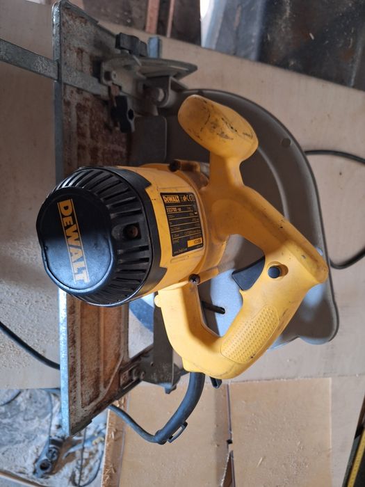 Piła do drewna Dewalt D23700 1750W jak nowa