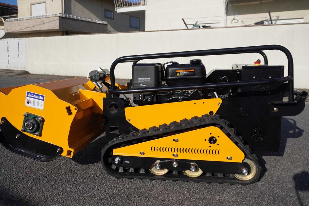 Destroçadora de martelos Telecomandado 18 CV 459 CC