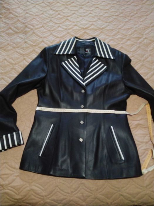 Женская кожаная куртка (мягкая кожа с приятным запахом)