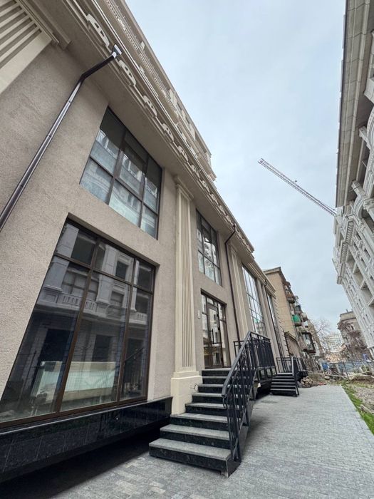 Фітнес. Супермаркет. Учбовий центр . Новий клубний будинок.