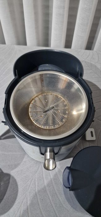 Máquina sumos philips  hr1861