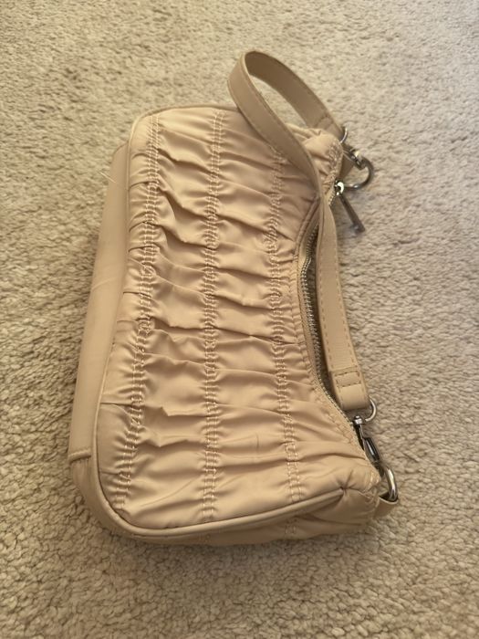 Mala beje da bershka mesmo muito gira