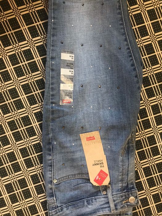 Классные джинсы Levi’s