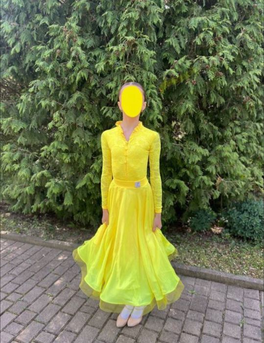 Продається боді та дві спіднички.Для  бальних танців