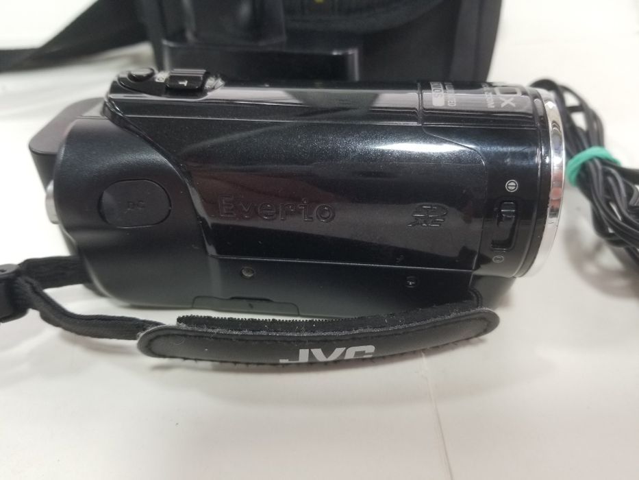 Відеокамера JVC GZ-E15BE