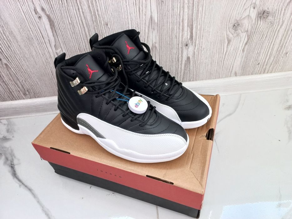 Jordan 12 Retro Mid Playoff nike.