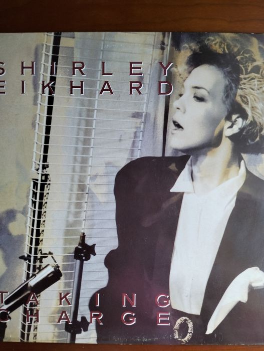 Disco de vinil LP Shirley Eikhard - Taking Charge'