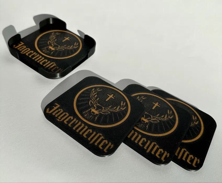 Zestaw 4 podkładek Jagermeister + stojak. Podkładki pod kubek/ kufel / szklankę