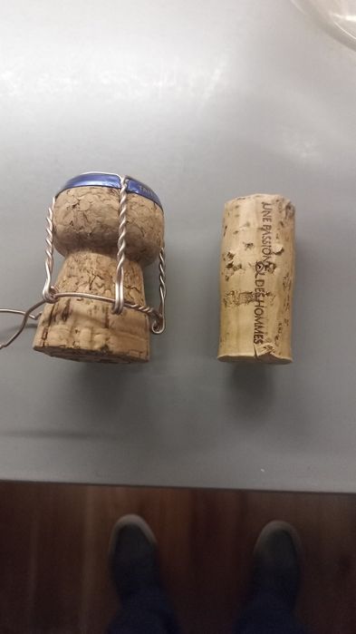 Натуральний корок, пробка від вина і ігристого 
Натуральний корок з пі