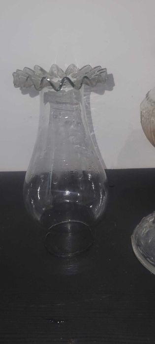 Candeeiro a Petróleo Antigo em Vidro Trabalhado