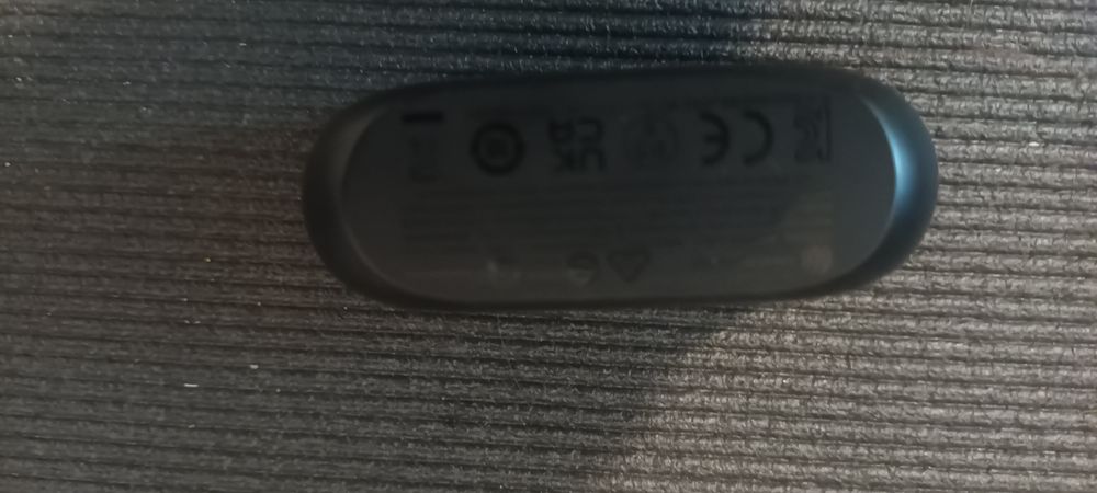 Jbl  earbuds praticamente novos