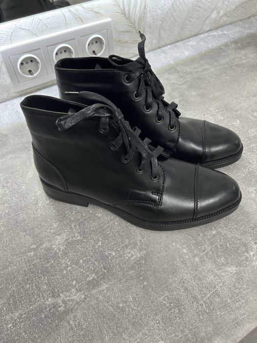 Шкіряні ботинки