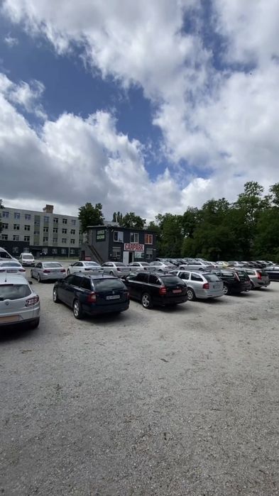 Паркування на Авторинку "CarPark"