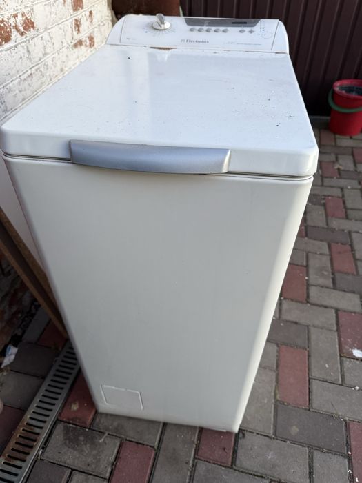 Продам стиральную машинку electrolux ewt 1021