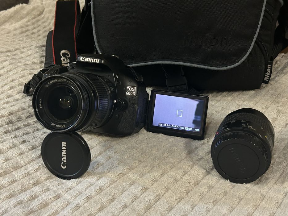 Фотоапарат Canon EOS 600D + портретний обʼєктив
