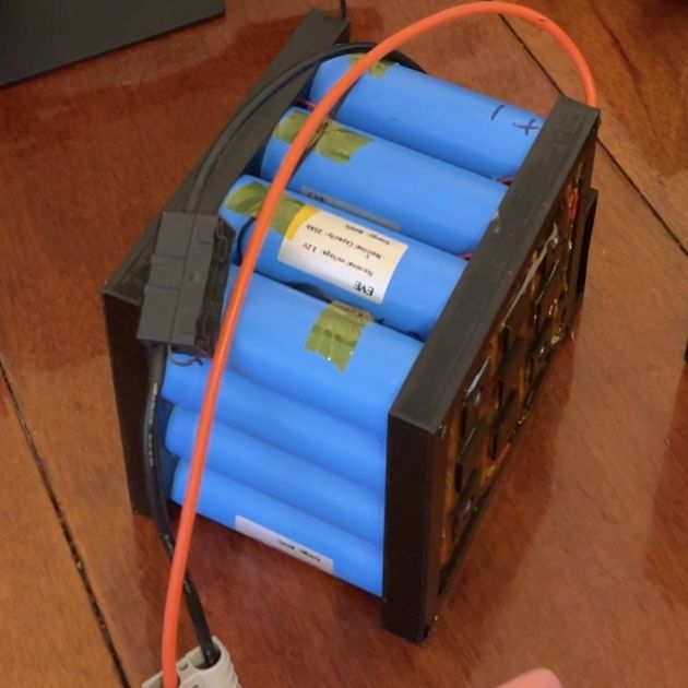 Надрукована 3д модель eve 40135 lifepo4 Apc smt1500i