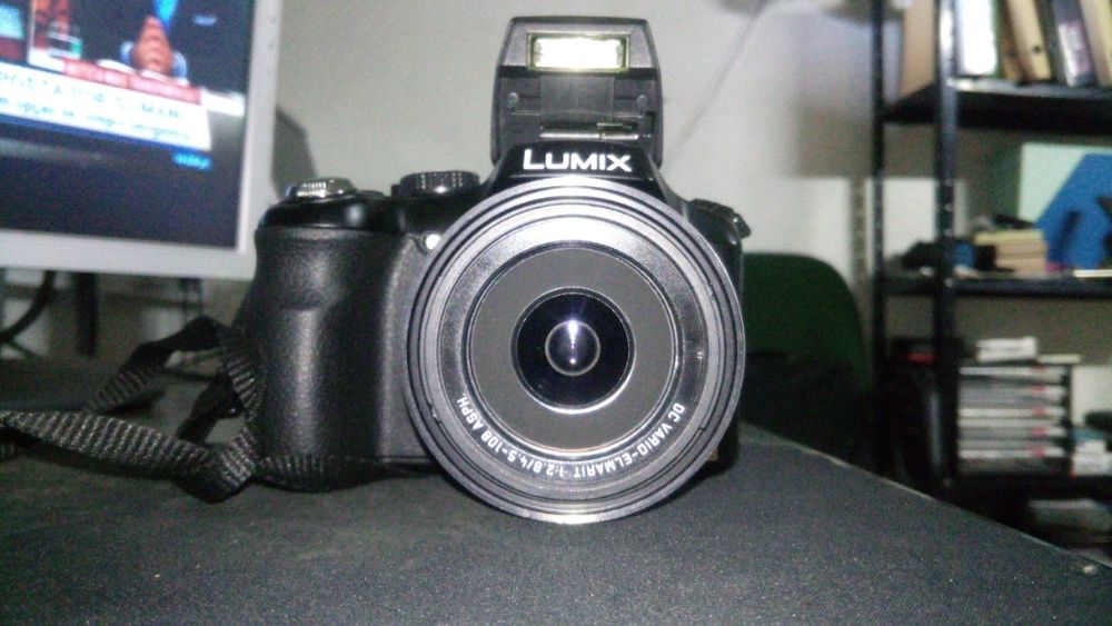 Panasonic Lumix FZ-200 - COMO NOVA