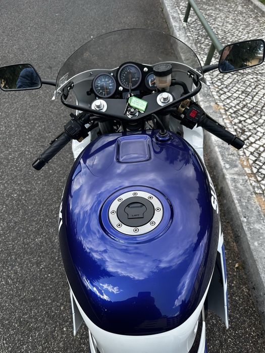 Suzuki GSX-R 400R (GK76A)