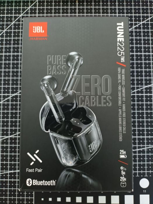 JBL Tune 225 TWS w wersji Ghost Black - prawa uszkodzona