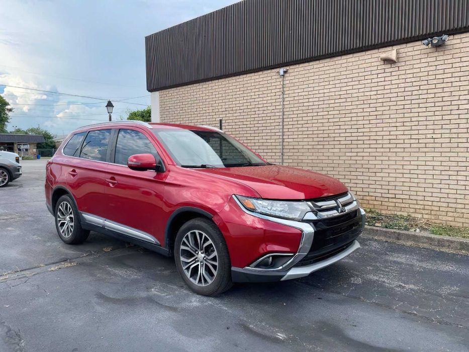 Mitsubishi Outlander SEL      2017