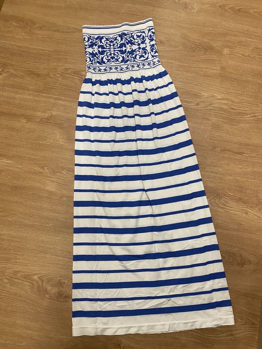 Vestido as riscas azul e branco