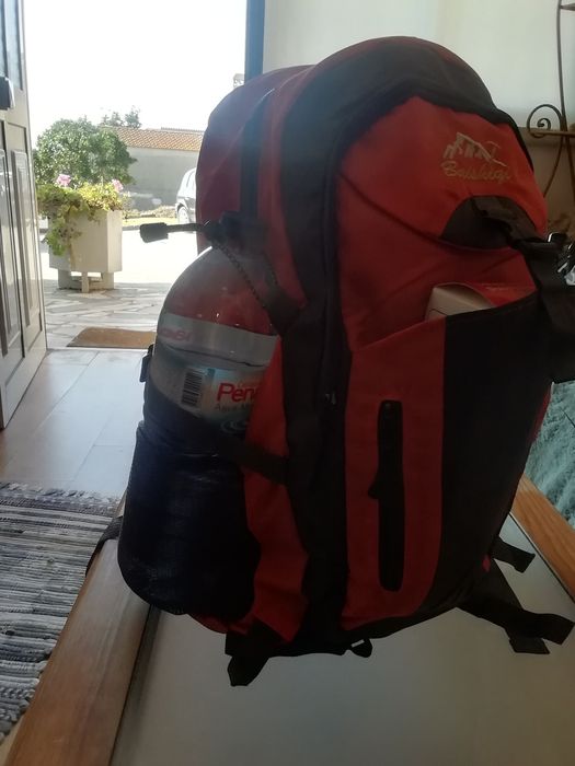 Vendo mochila Nova com 50 cm útil para campismo escola caminhadas