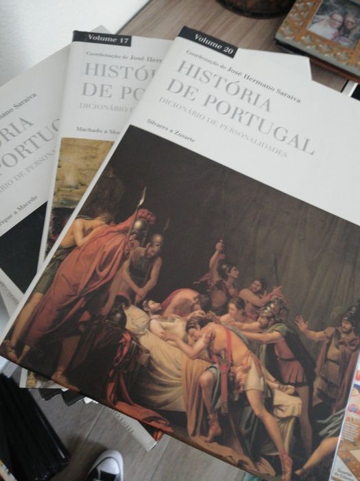 Enciclopédia História de Portugal e Dicionário de Personalidades