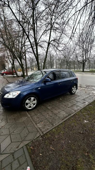 Продам авто Kia ceed 2008
