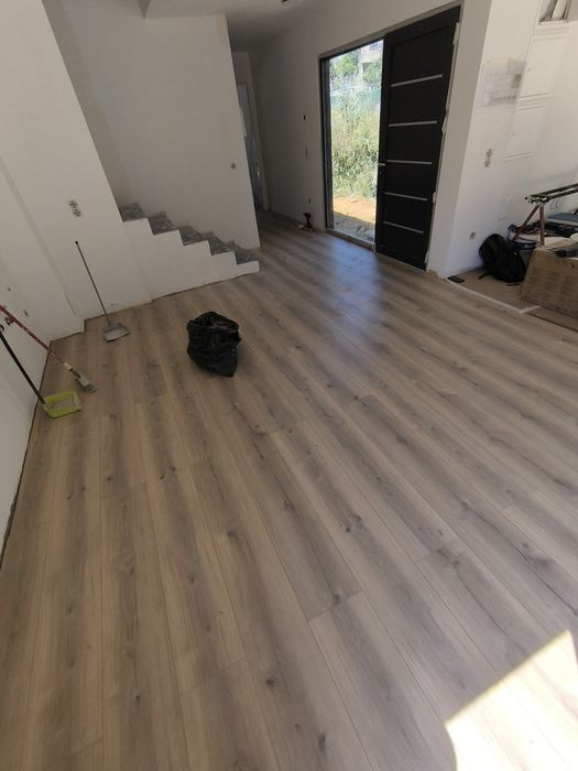 Faço pequenos serviços de Pladur pintura pischelaria telhado, como também faço lavagem de telhados limpo pequenos terrenos e etc. 934481019