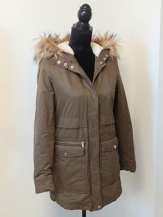 Oliwkowa kurtka z kapturem r. 34