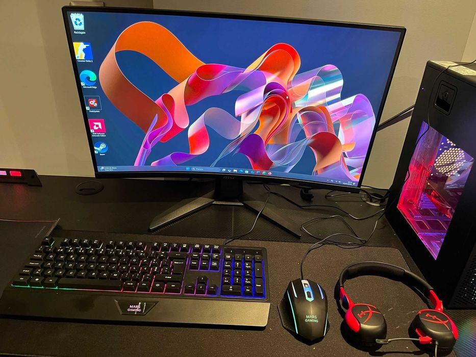 Vendo Setup gamer Completa Pouquíssimo usada. Com garantia de 3 anos.