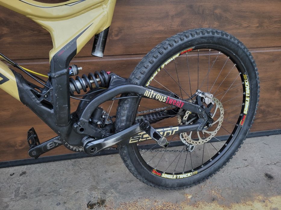 Dh велосипед Scott