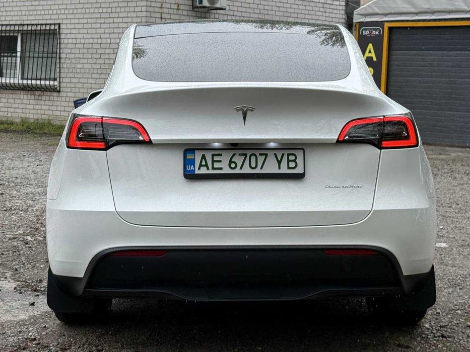 Tesla Model Y 2023 ціла автівка 82 кВт Dual Motors