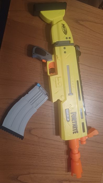 Nerf fortnite como nova