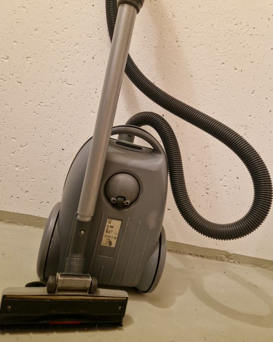 Odkurzacz Philips 1700 max watt