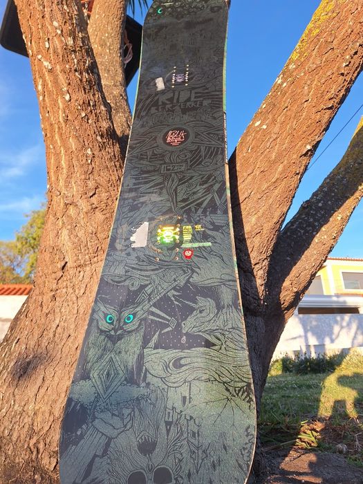 Prancha de Snowboard ride mais fixadores
Prancha de snowboard Ride bez