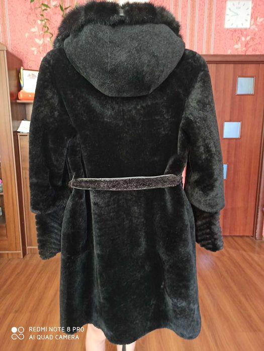 Продам мутоновую шубу