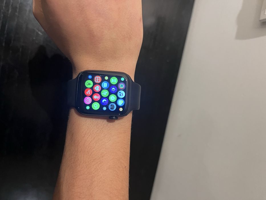 Smartwatch Fitness Tracker