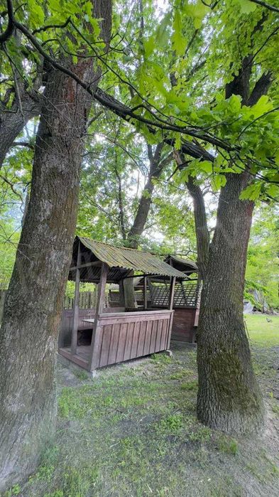 Продається шашлична у м. Переяславі (р-н пристані)