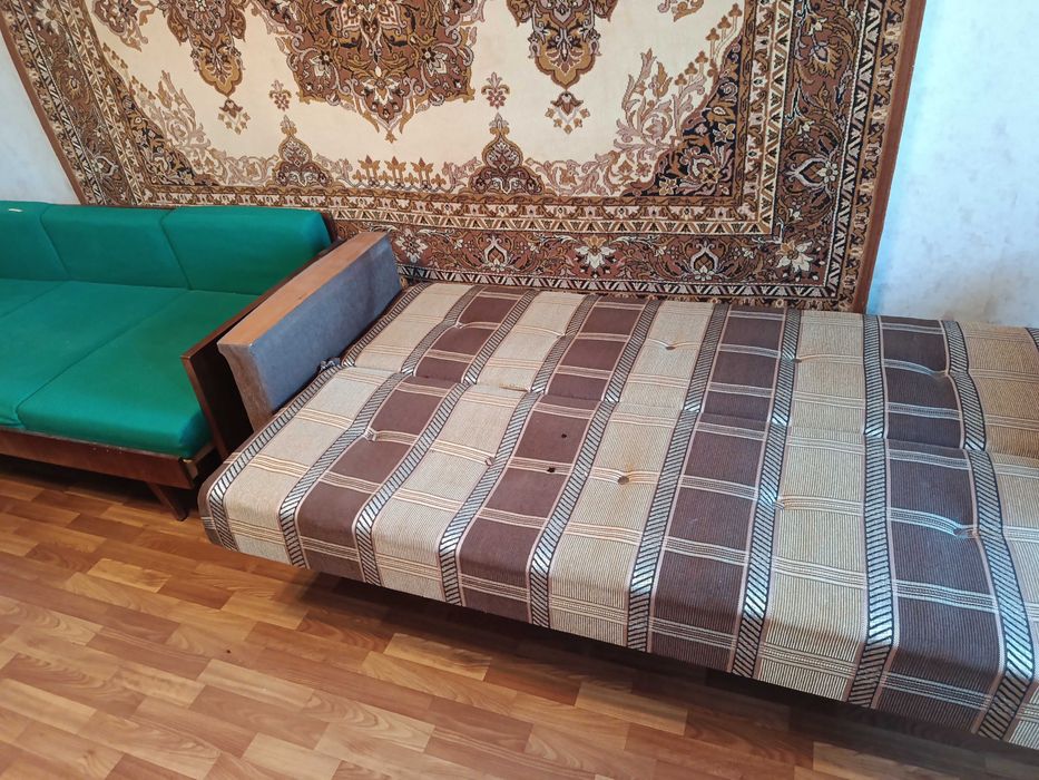 Віддам даром дві софи