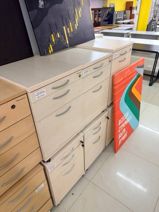 Продаж офісний мебілв