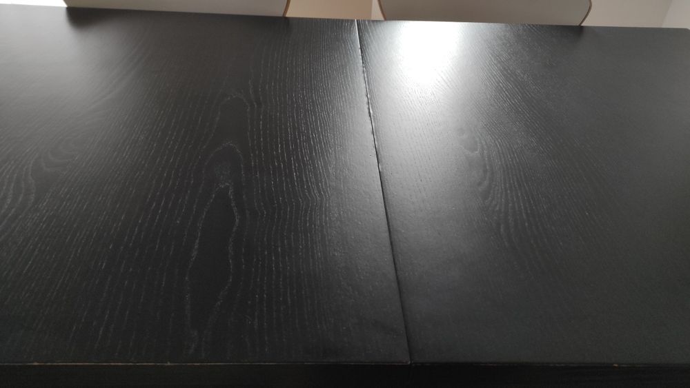 Mesa extensível IKEA e cadeiras